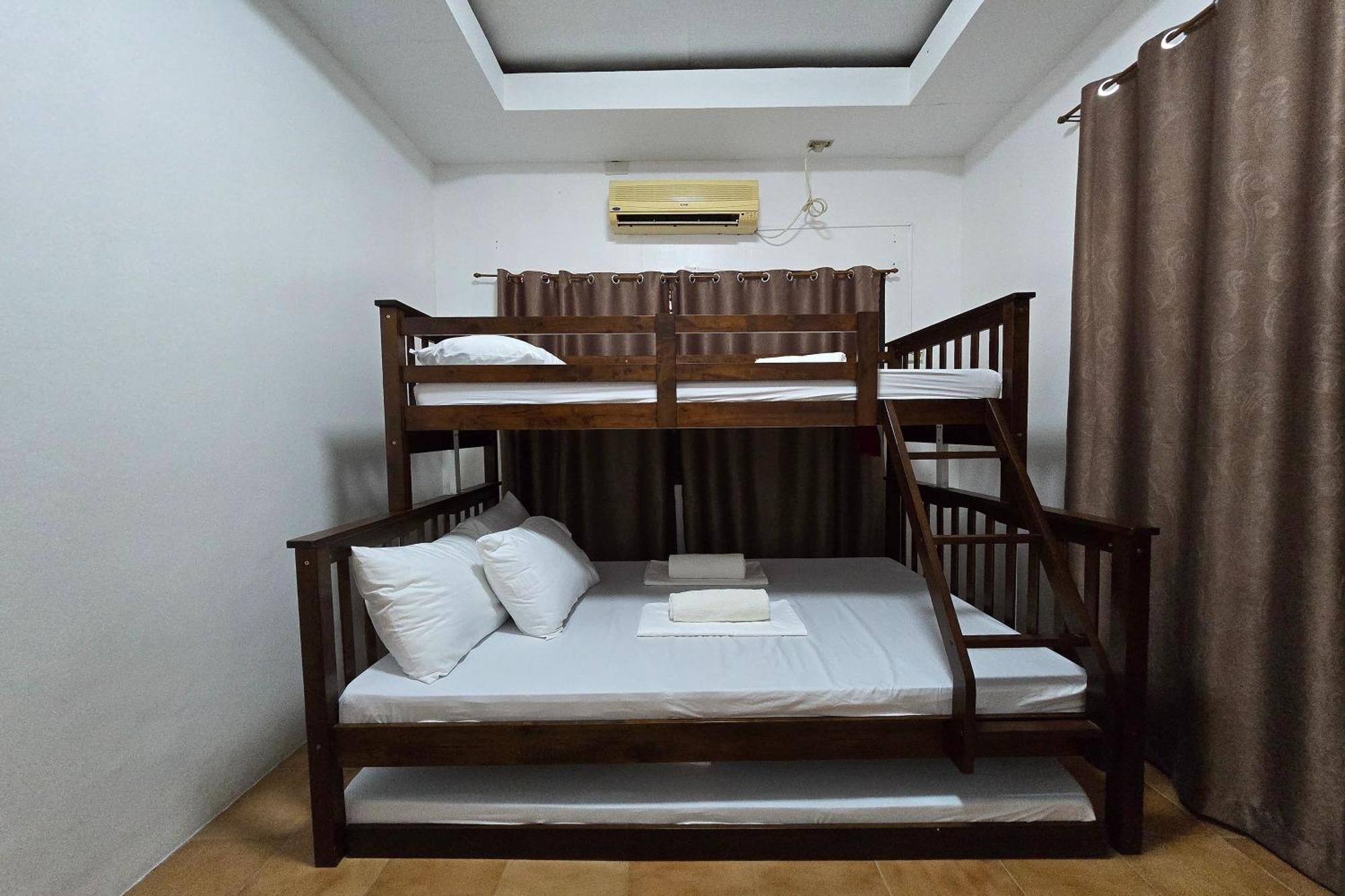 Grand Villa Laguna Bay Exterior photo