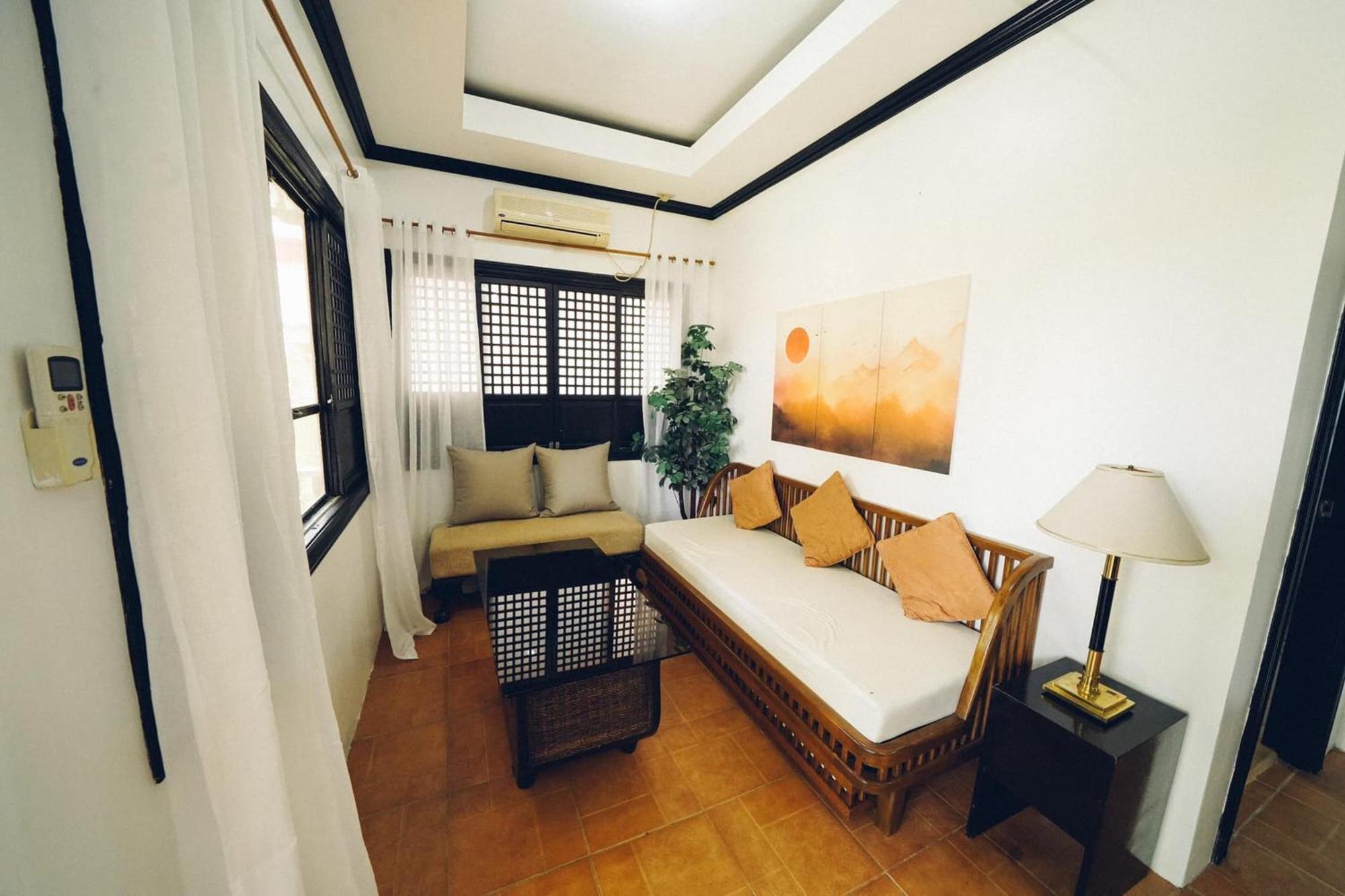 Grand Villa Laguna Bay Exterior photo